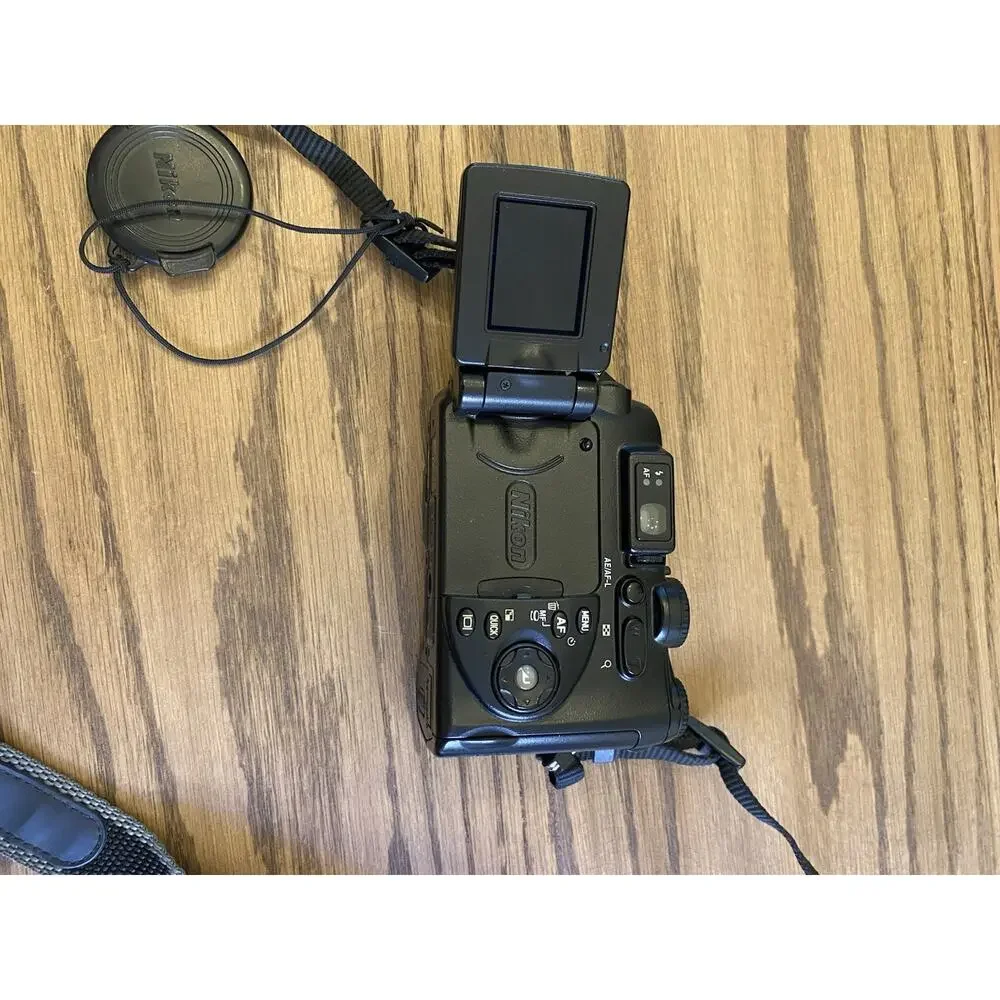 Vintage Nikon Coolpix 5400 5.1MP Digital Camera Untested No Charger Or Battery